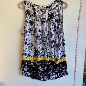 NWOT Simply Vera Woman’s Top